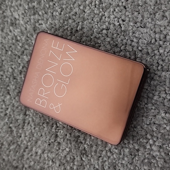 Bronzer and highlight - Picture 2 of 2